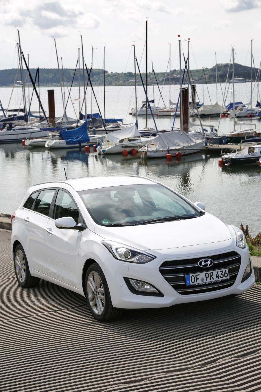  Hyundai i30 Wagon 2015 года  (фото 4 из 25)